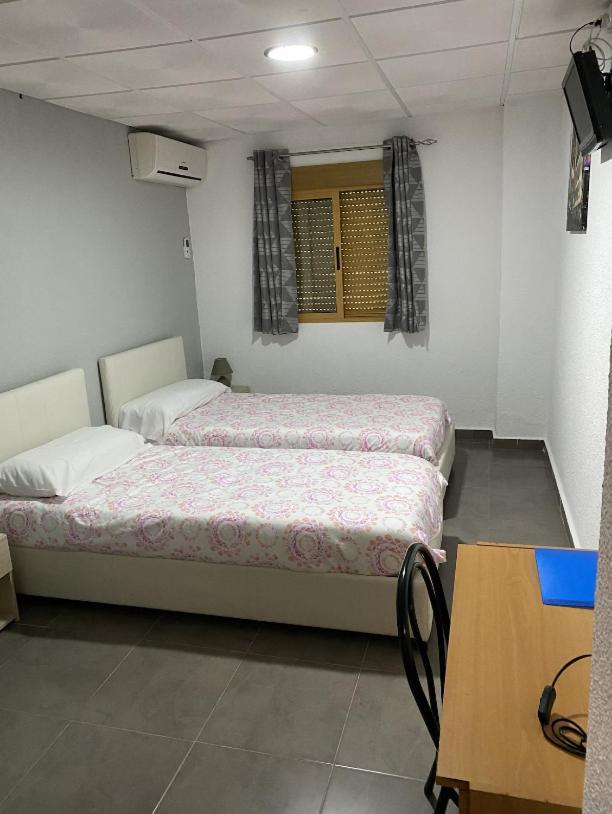 Hotel Restaurant Cau Blanch Useras ภายนอก รูปภาพ