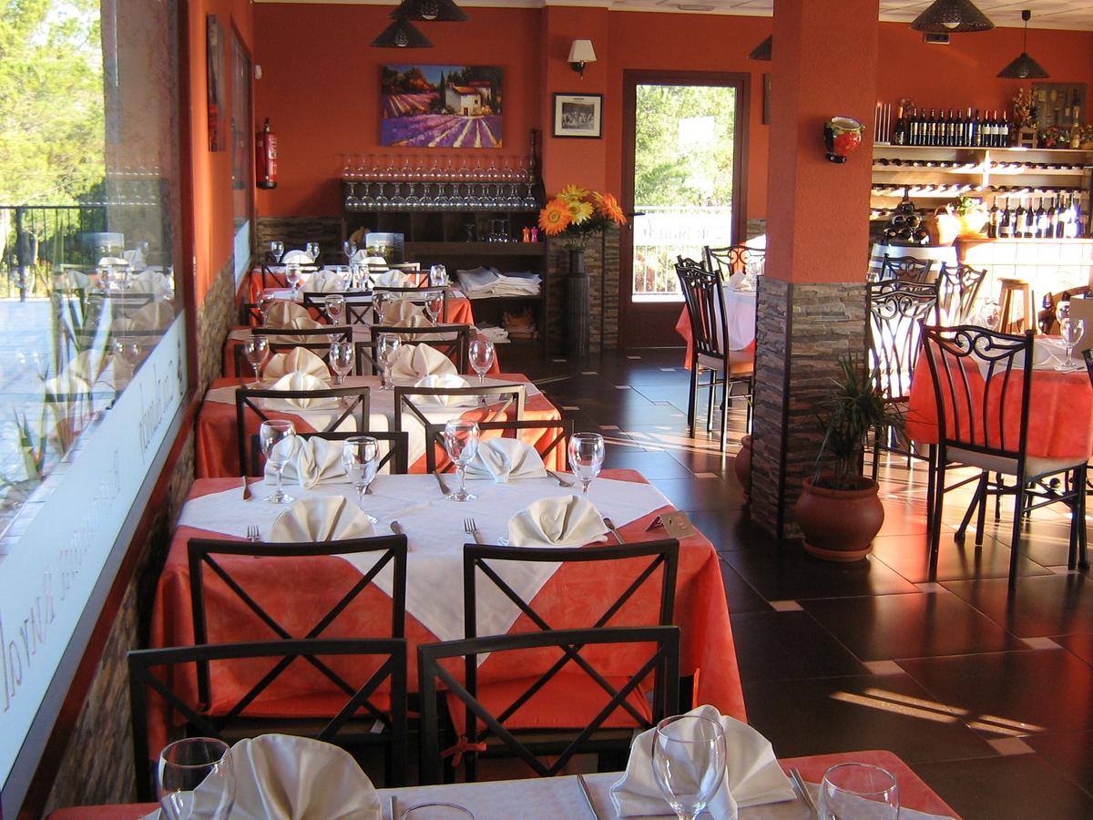 Hotel Restaurant Cau Blanch Useras ภายนอก รูปภาพ
